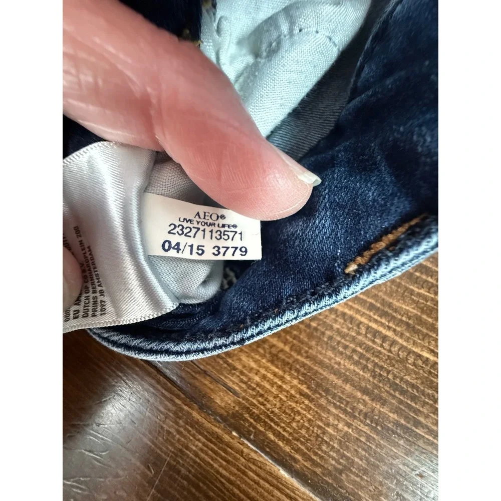 American Eagle Hi-Rise Shorts Womens 2 Blue Denim Super Stretch Rolled Hem 04/15